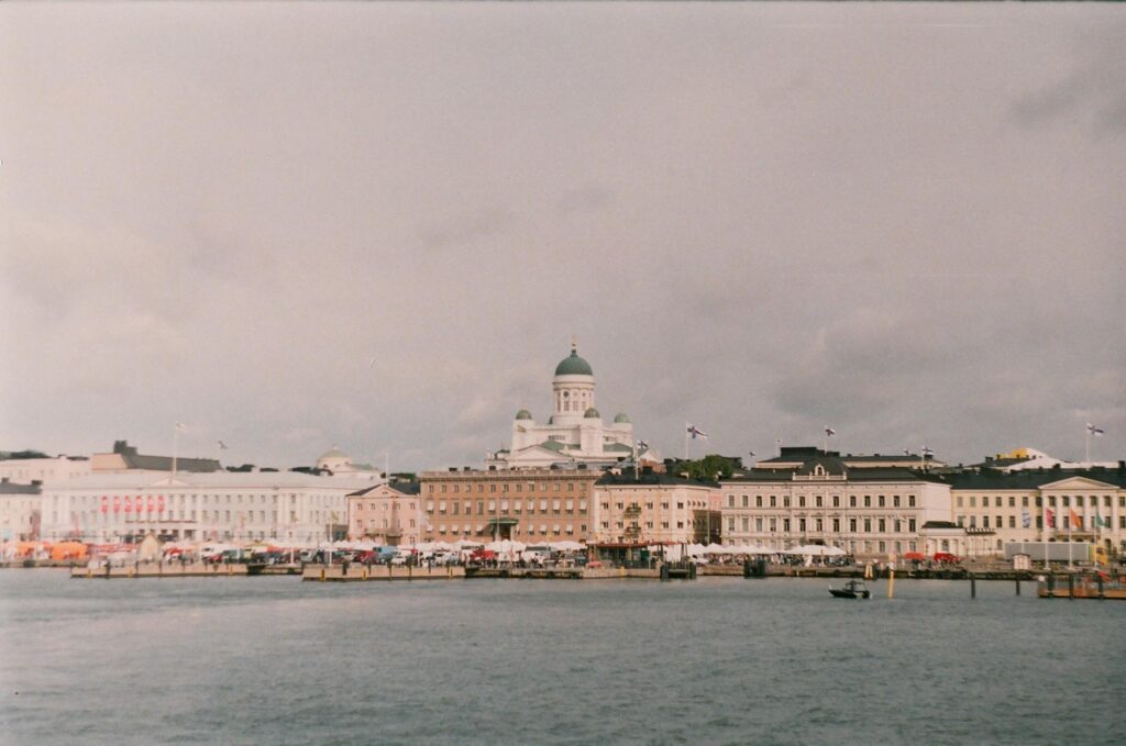 Helsinki skyline fast credit